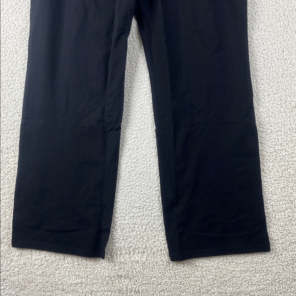 NWT Livi Active Women Black Signature Stretch Fitted And Flare Yoga Pants 22/24L - Picture 9 of 13